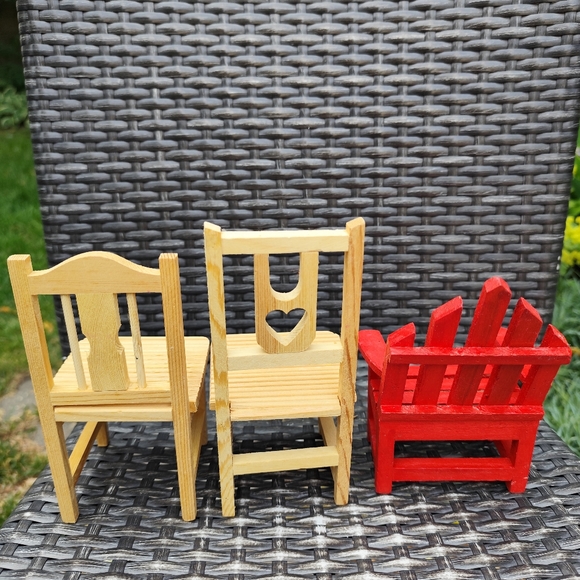 4/$50⭐️3 pcs Miniature chairs - Picture 3 of 8